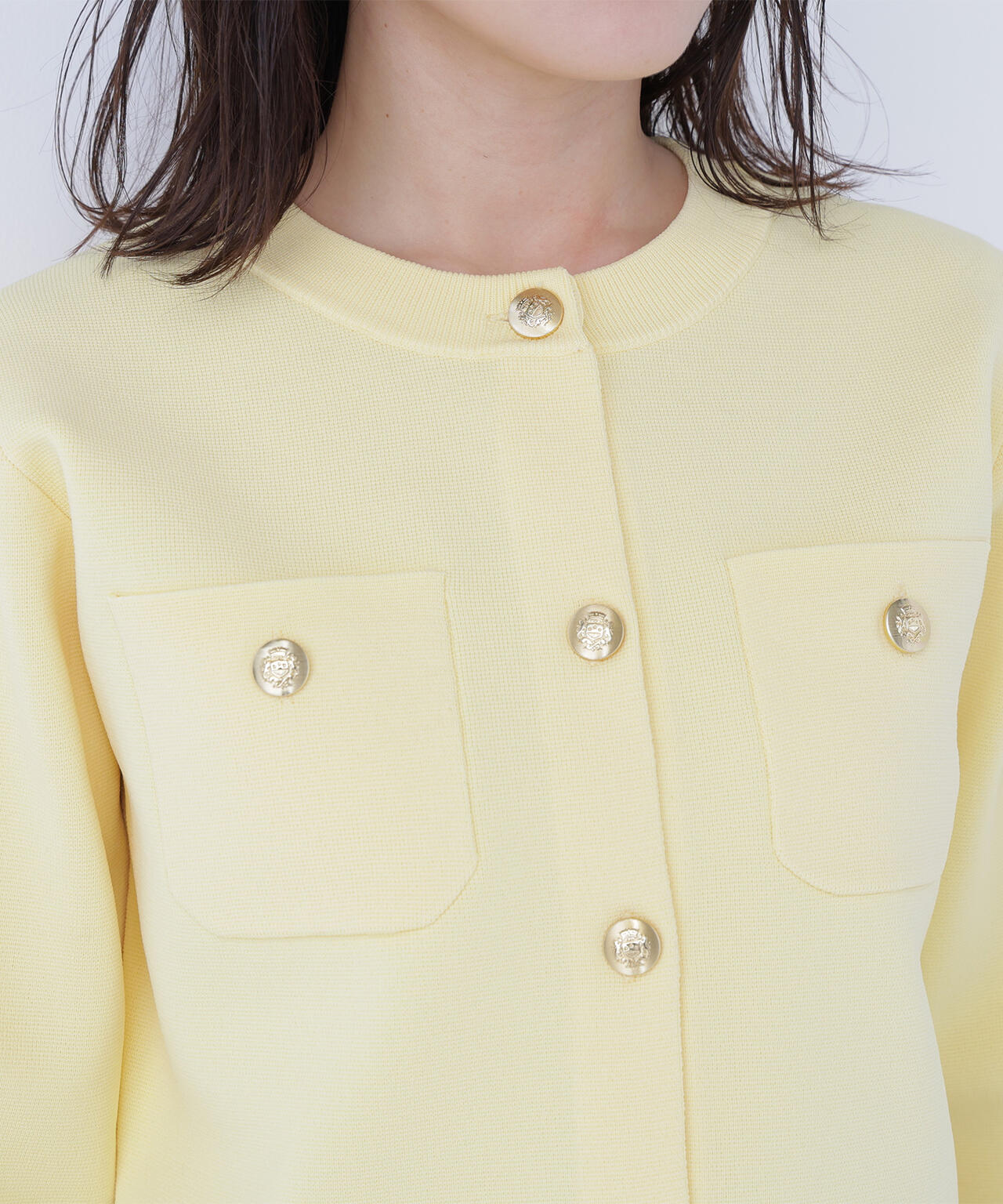 エンブレムボタンニットジャケット