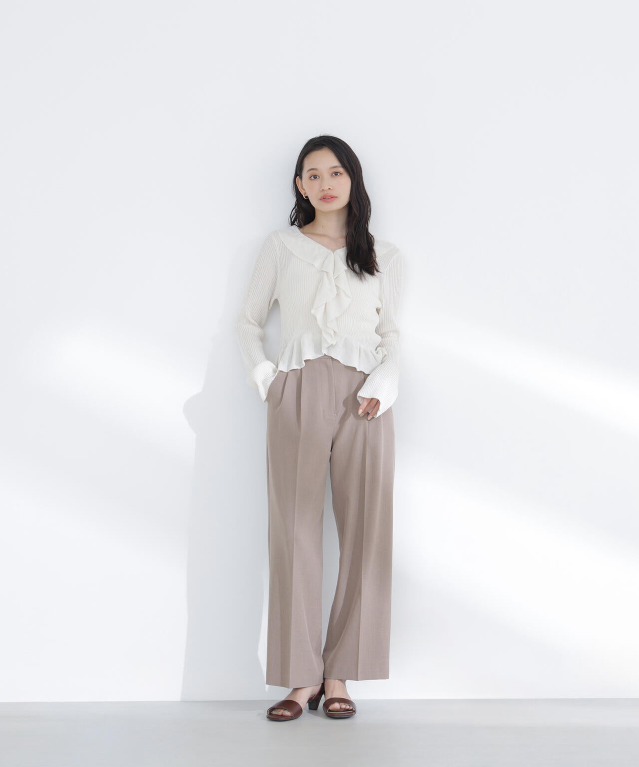 フリルトリムカーディガン