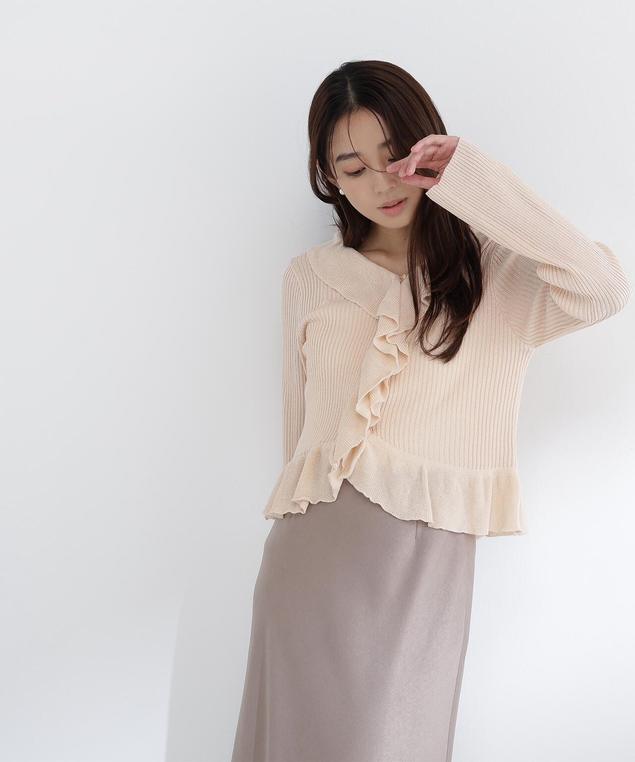 フリルトリムカーディガン