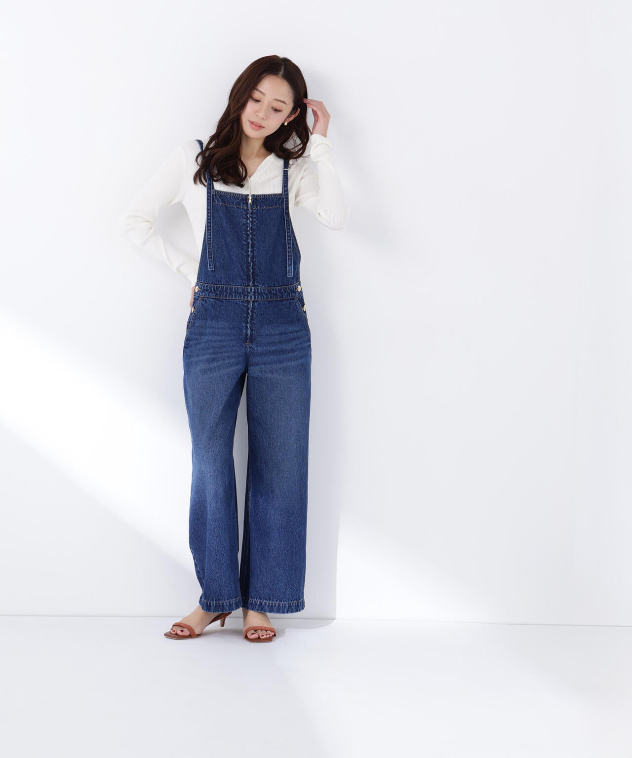 【WEB限定カラー:オレンジ】襟付Vネックリブニット