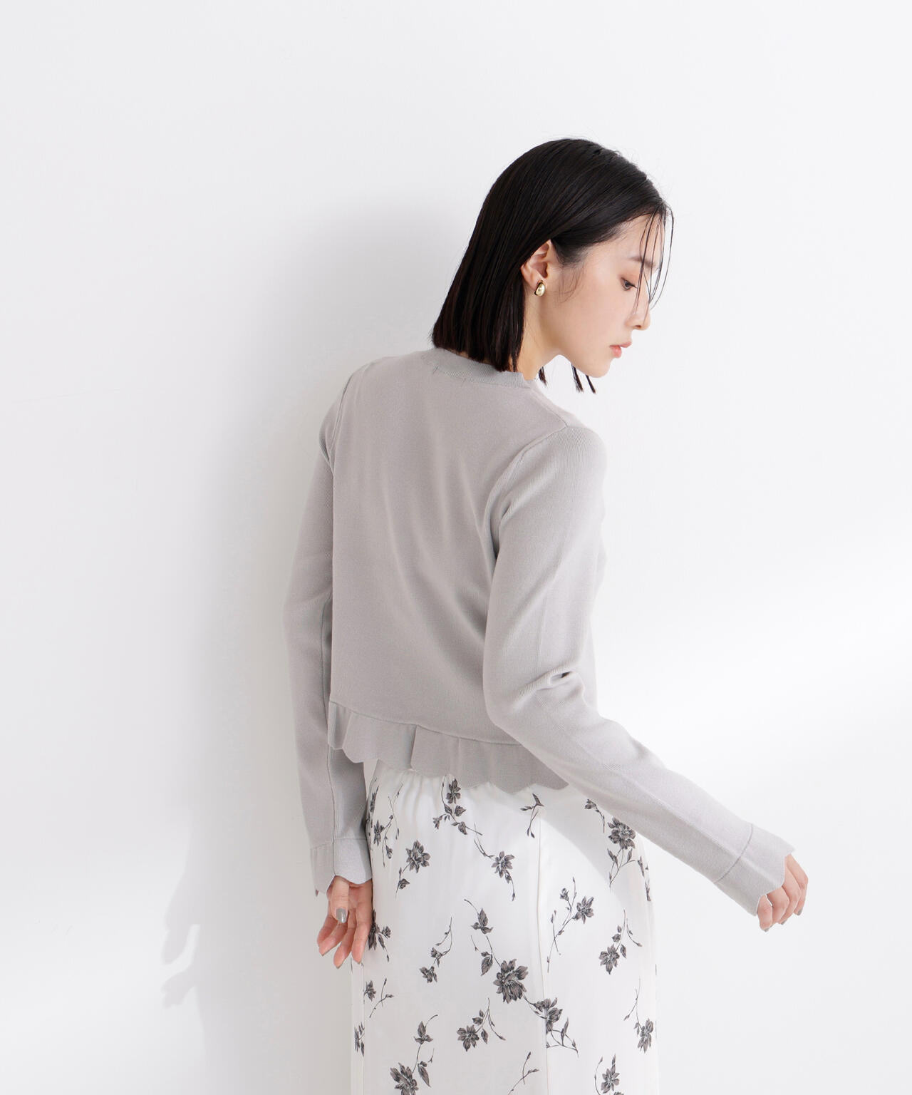 メタルボタンフリルカーディガン