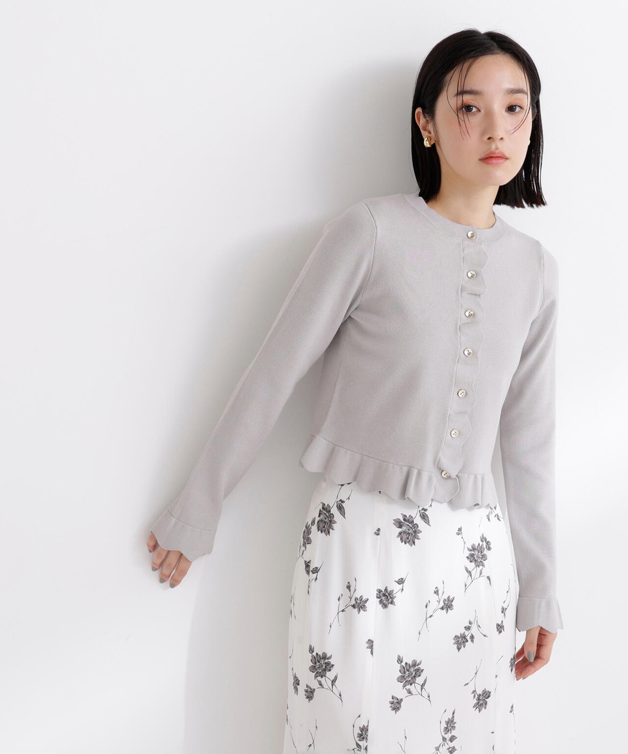 メタルボタンフリルカーディガン