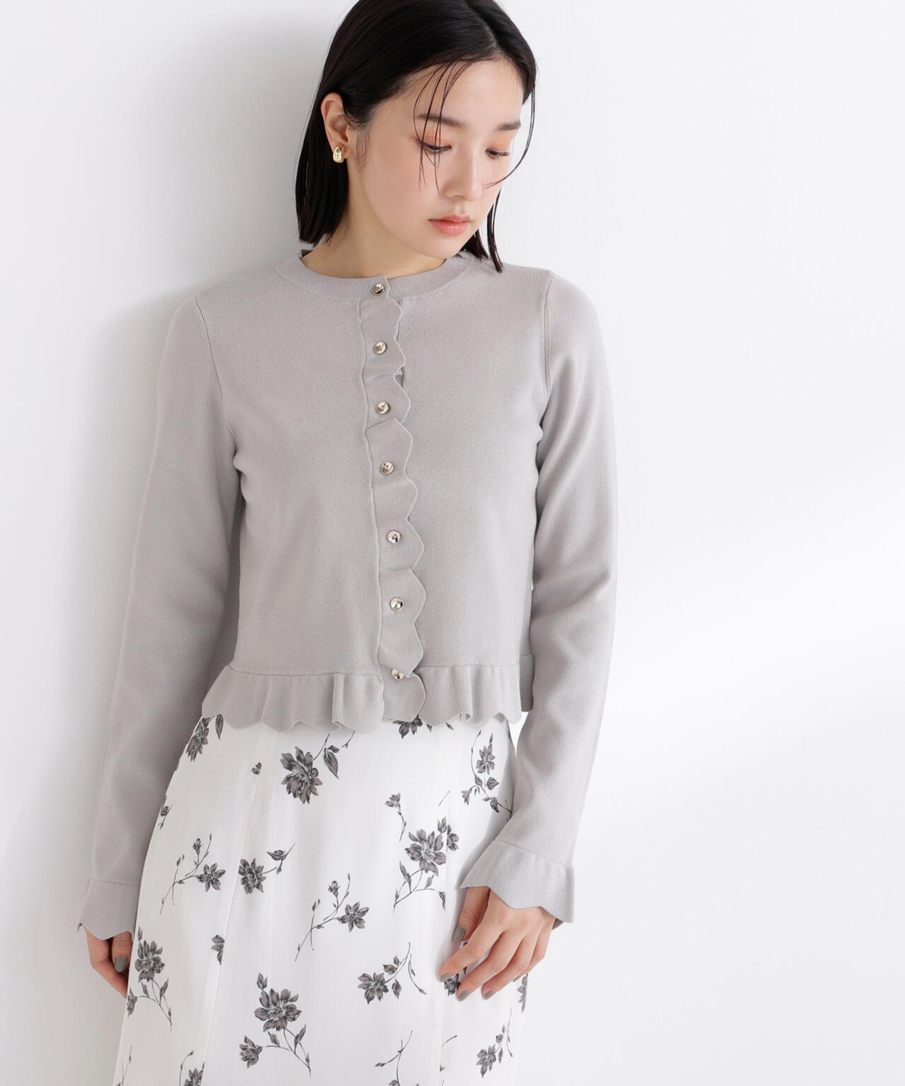 メタルボタンフリルカーディガン