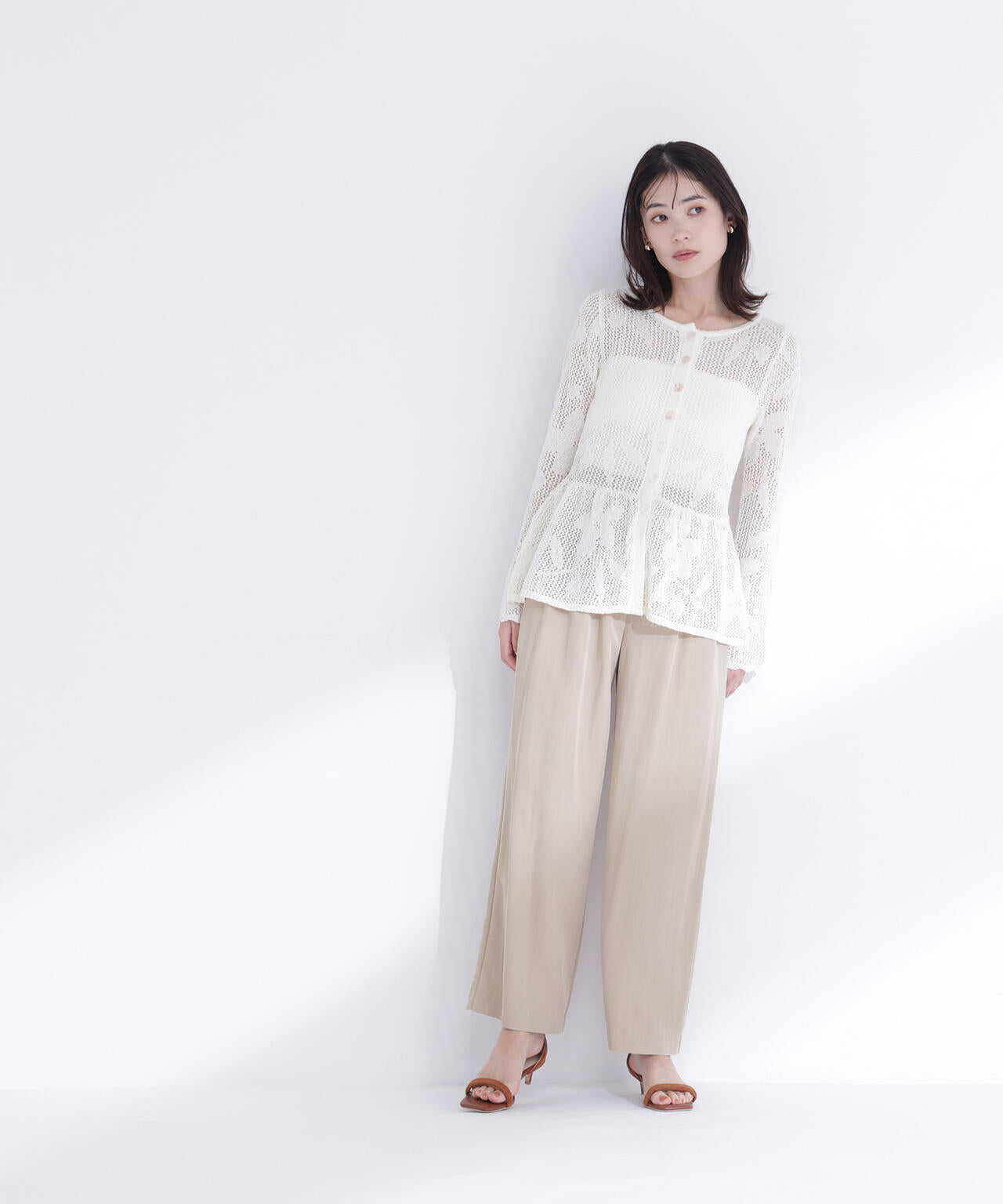 フラワーレースペプラムニット