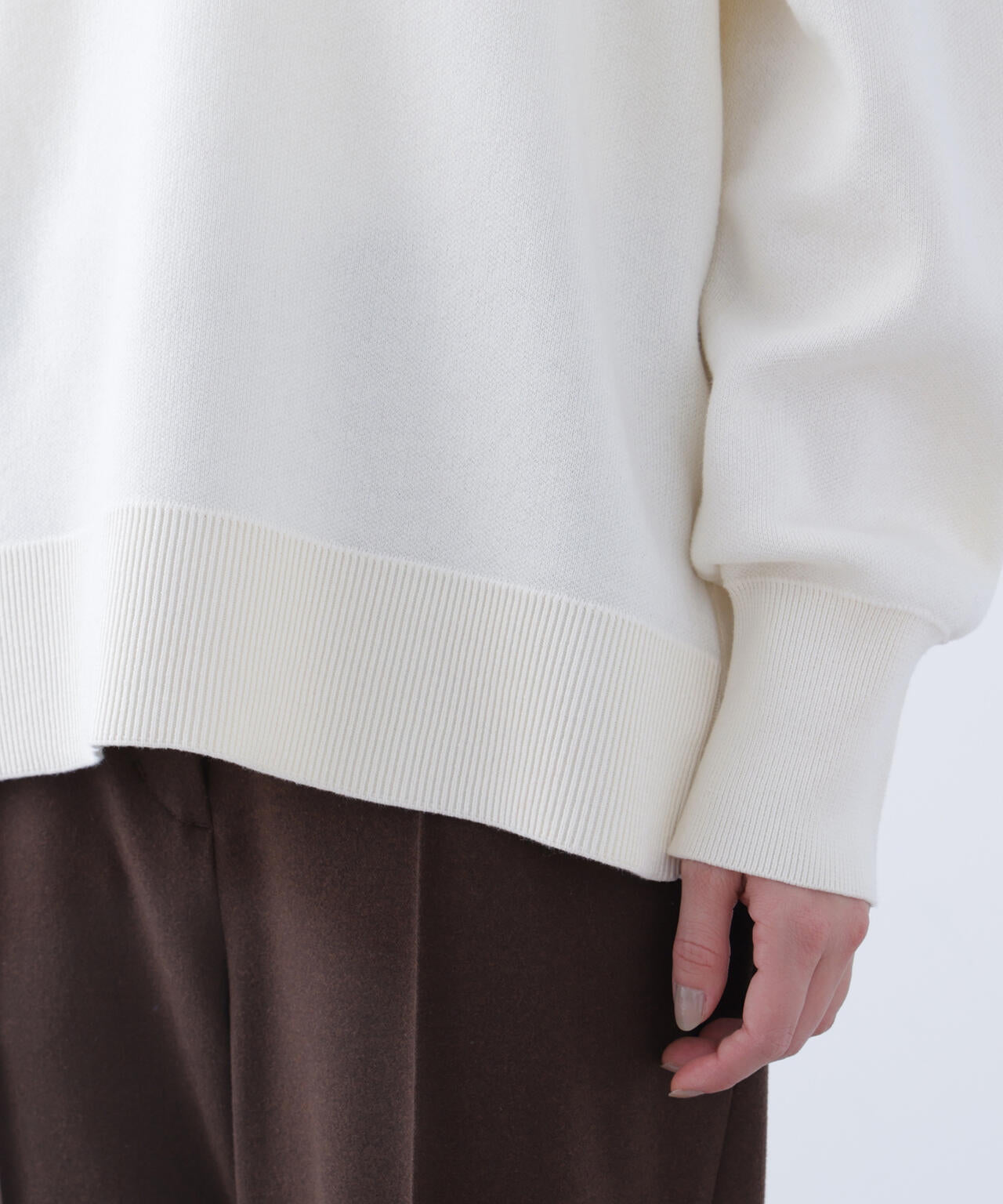 サイドスリットボクシーニット