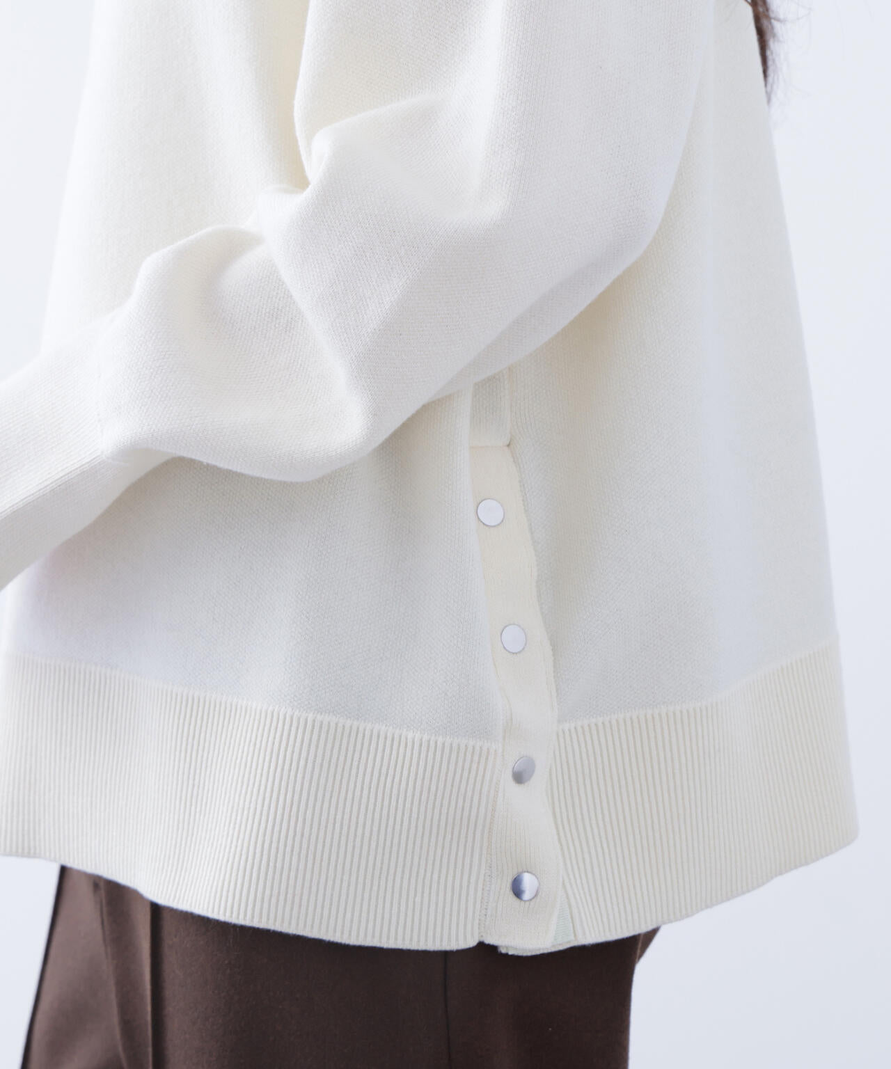 サイドスリットボクシーニット