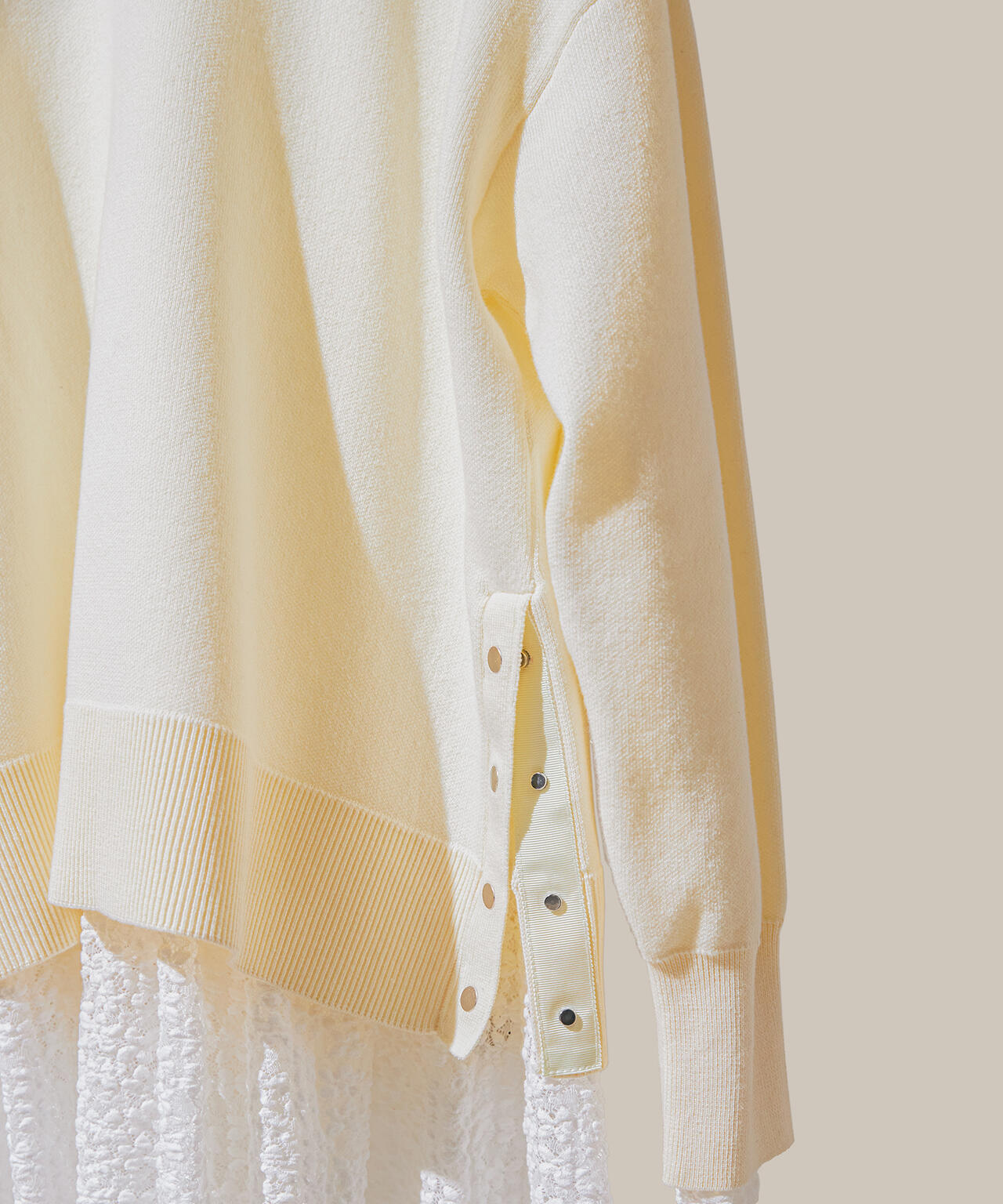 サイドスリットボクシーニット