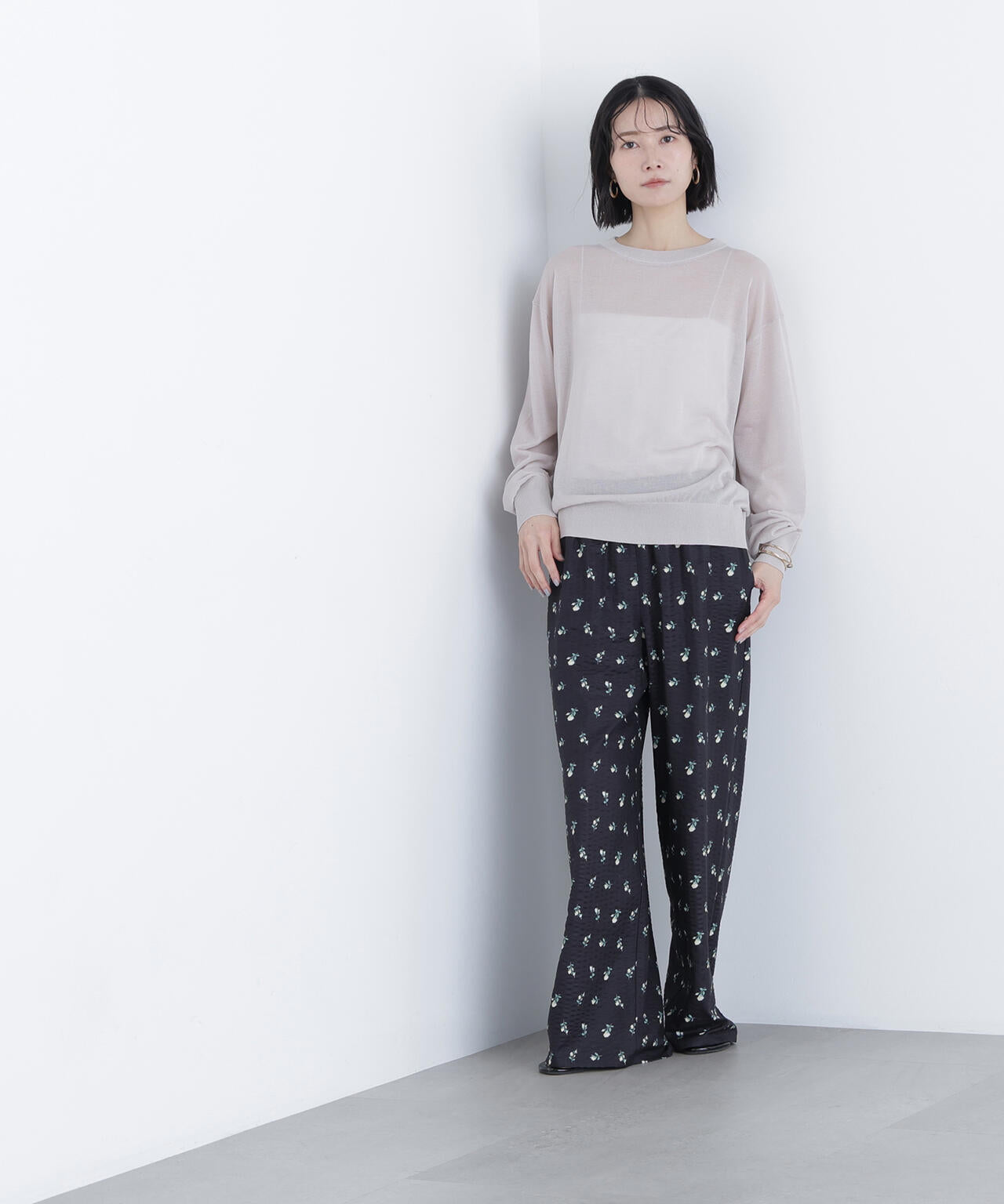 シアーボクシーニット