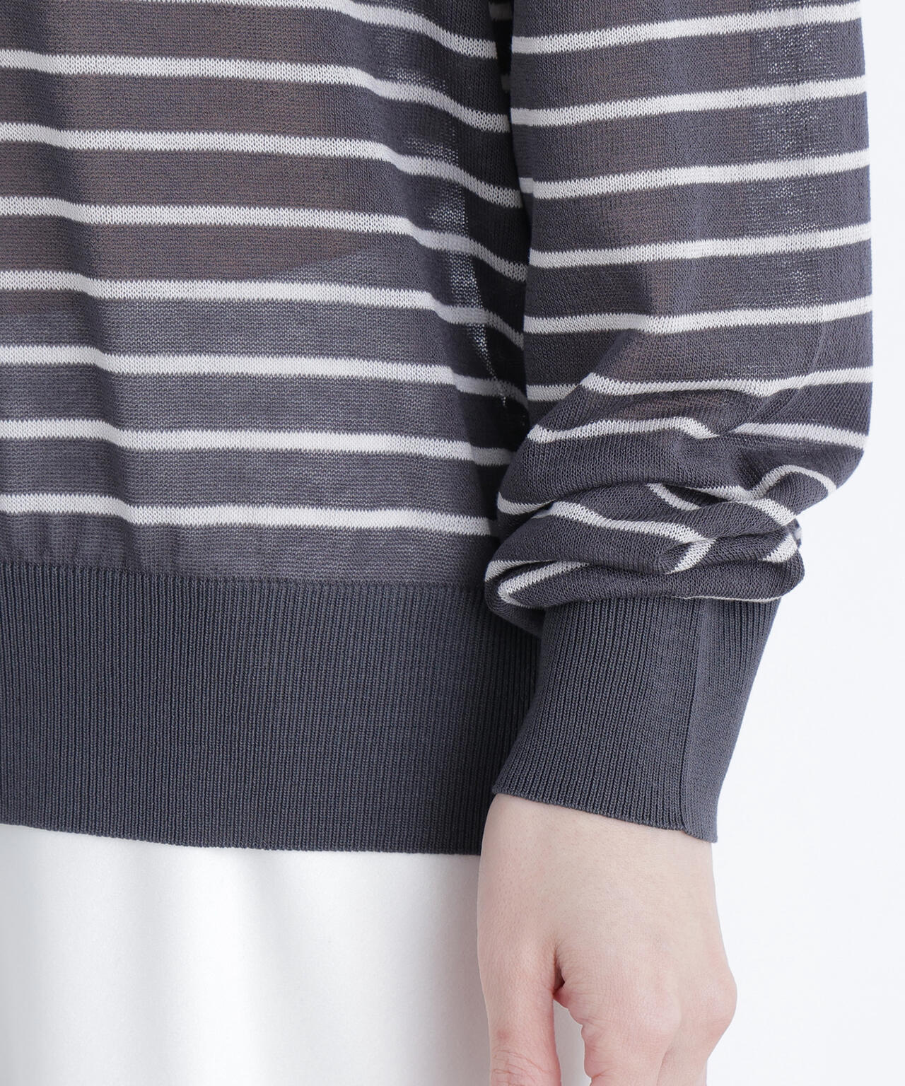 シアーボクシーニット