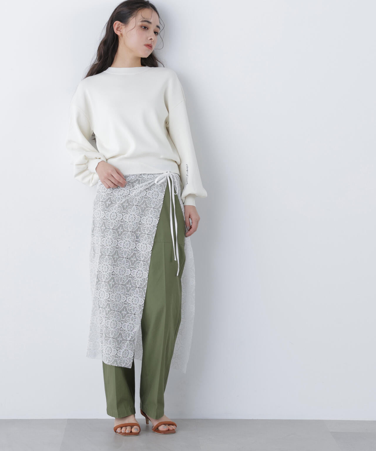 ロゴ刺繍スウェットライクニット