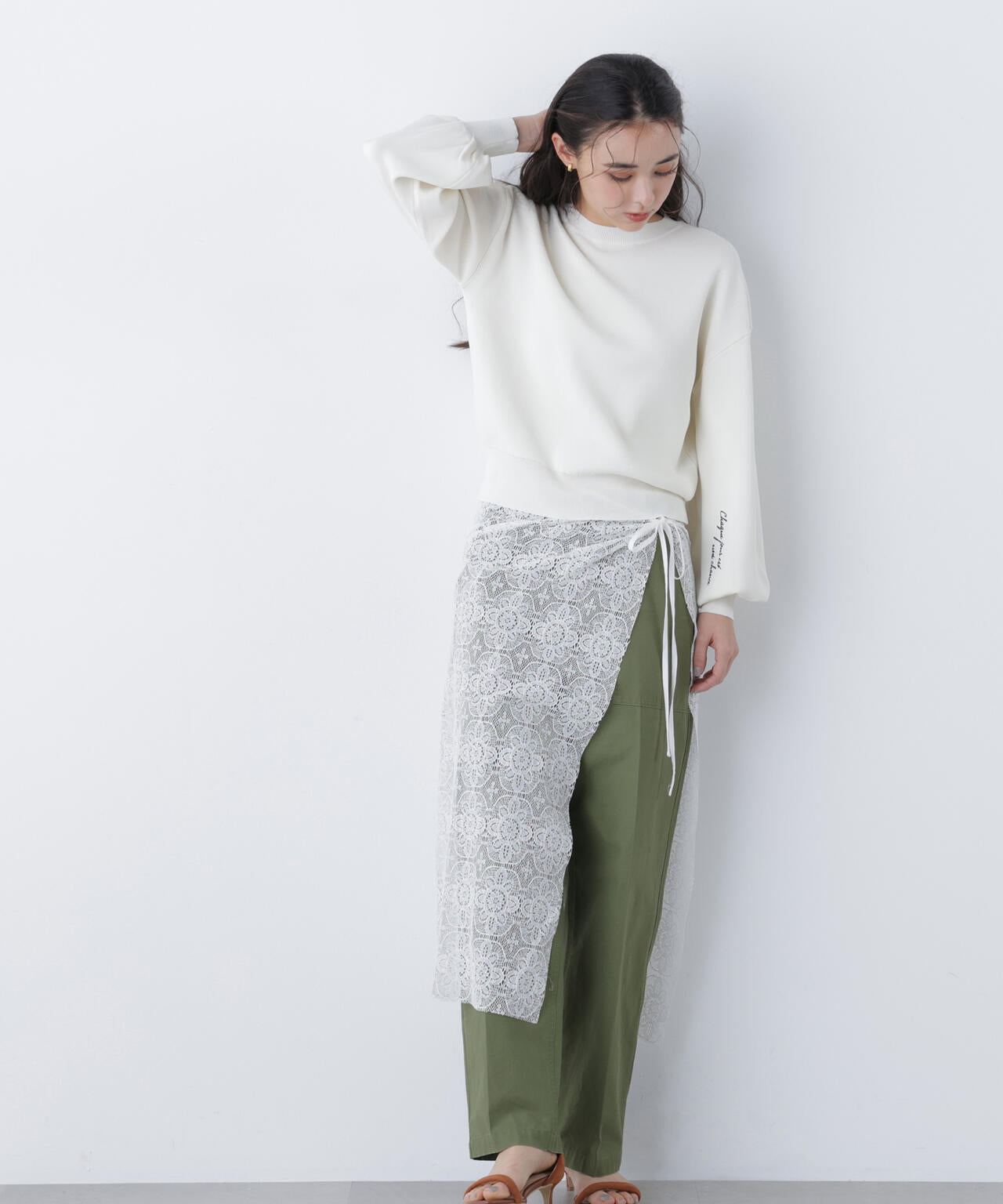 ロゴ刺繍スウェットライクニット