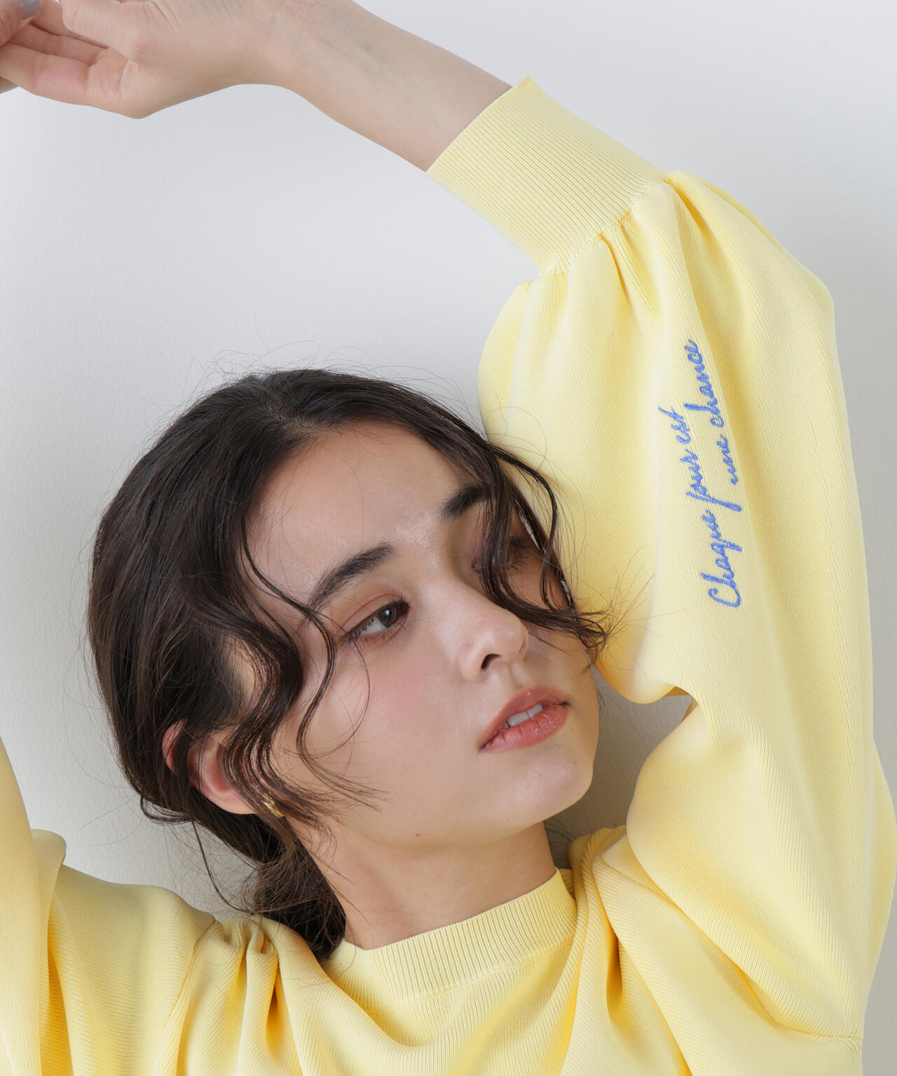 ロゴ刺繍スウェットライクニット