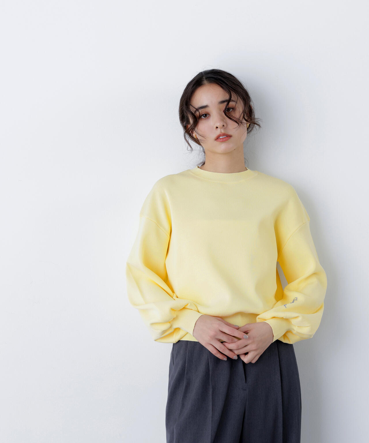 ロゴ刺繍スウェットライクニット