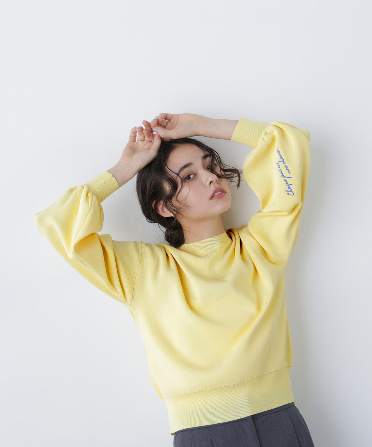 ロゴ刺繍スウェットライクニット