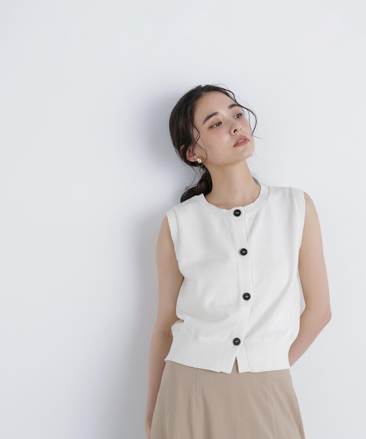 コンパクトニットベスト