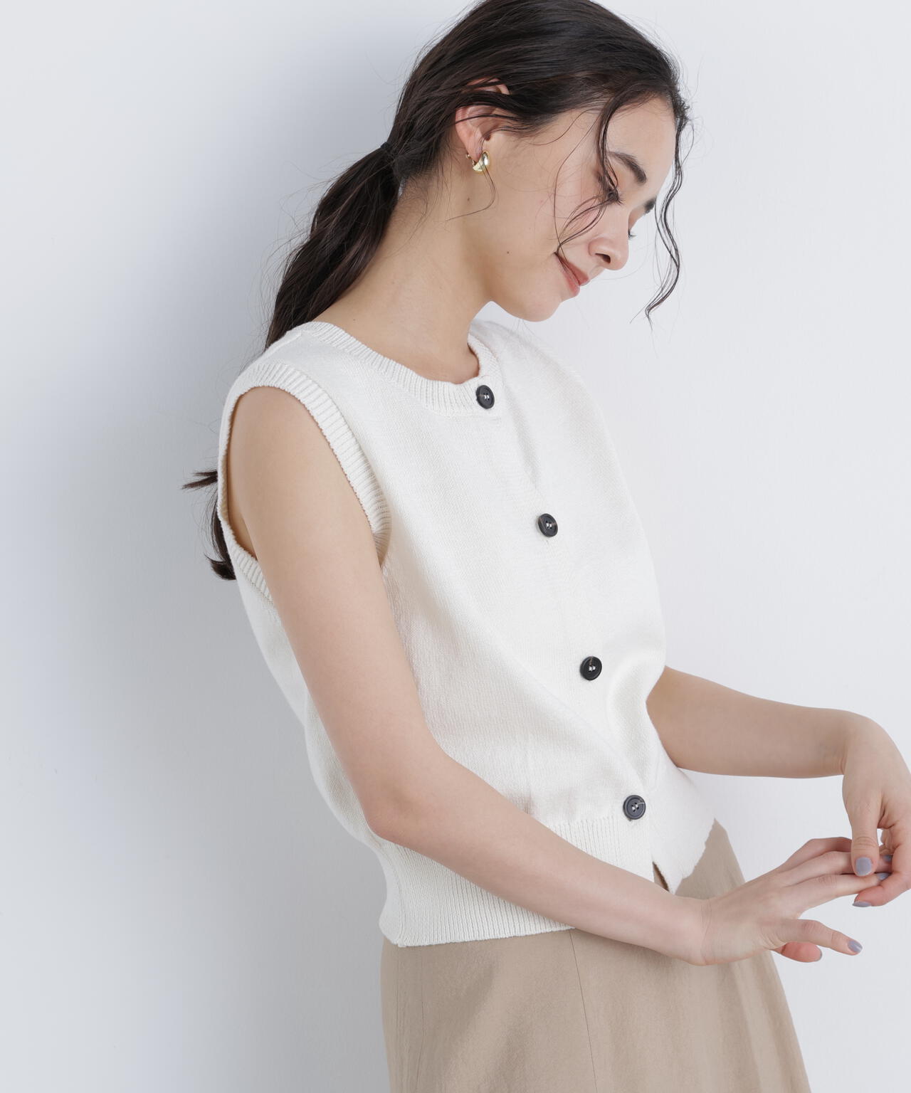 コンパクトニットベスト