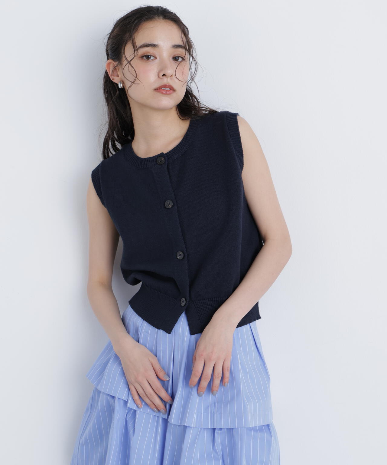 コンパクトニットベスト