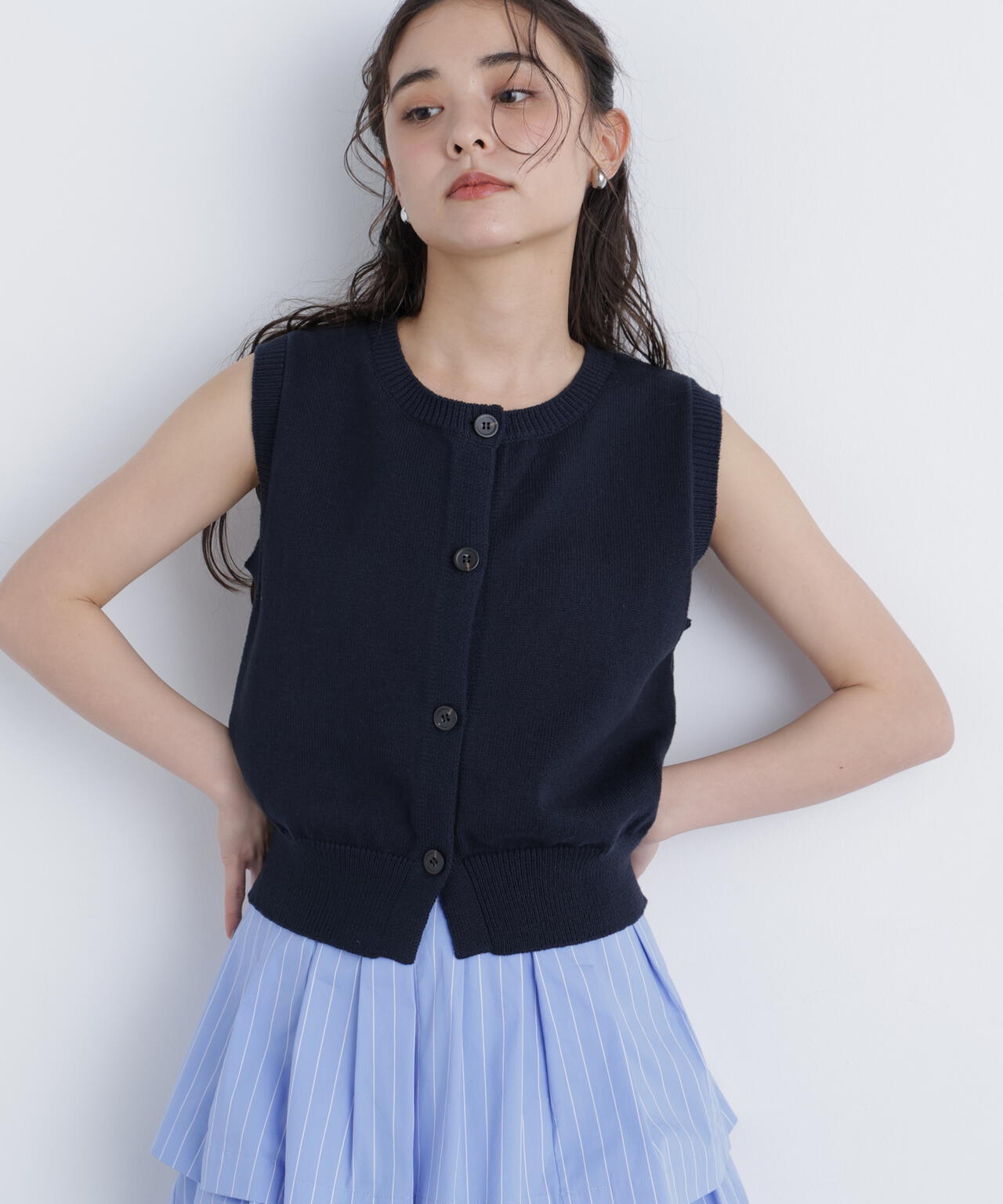 コンパクトニットベスト