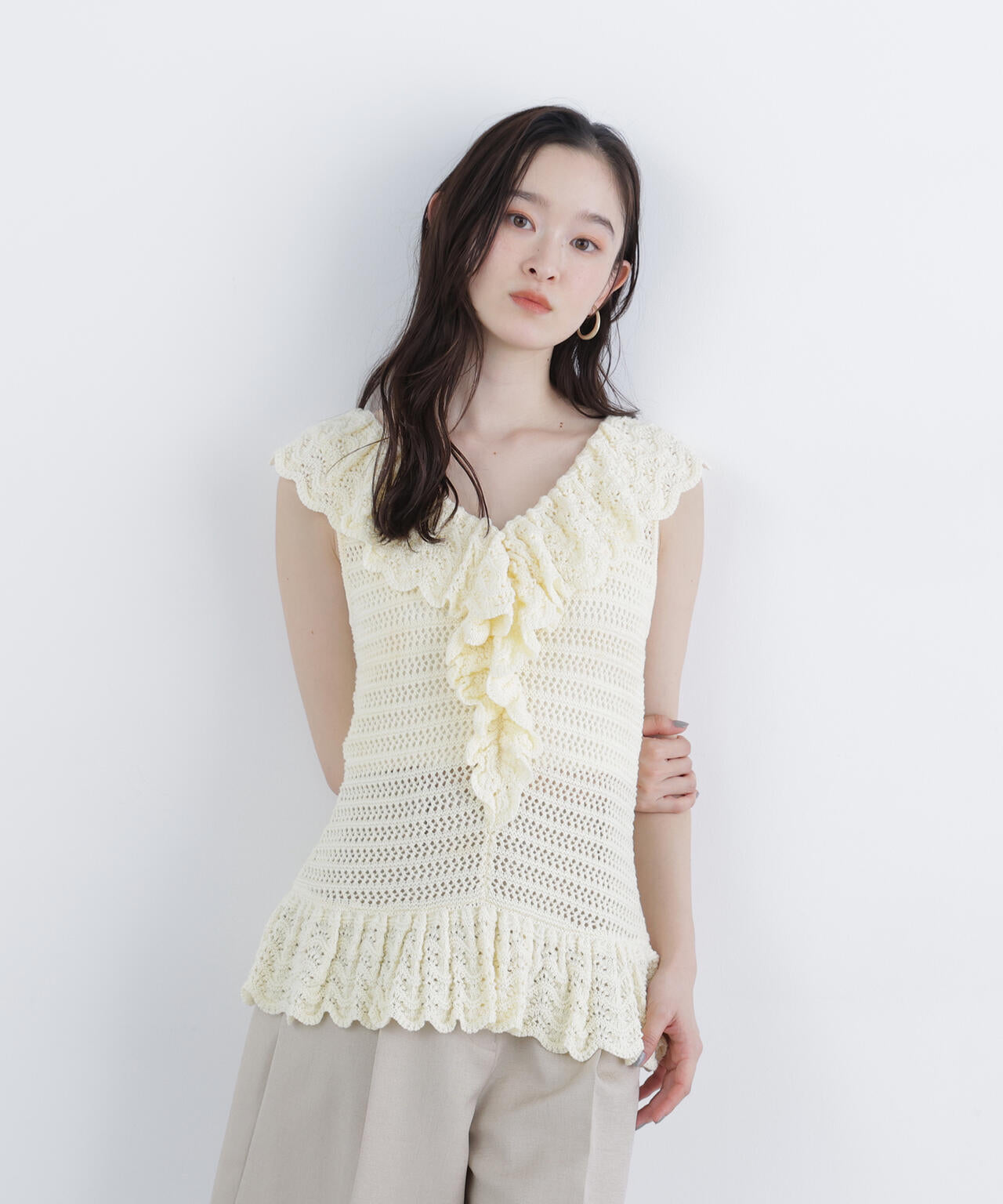 柄編みラッフルニット