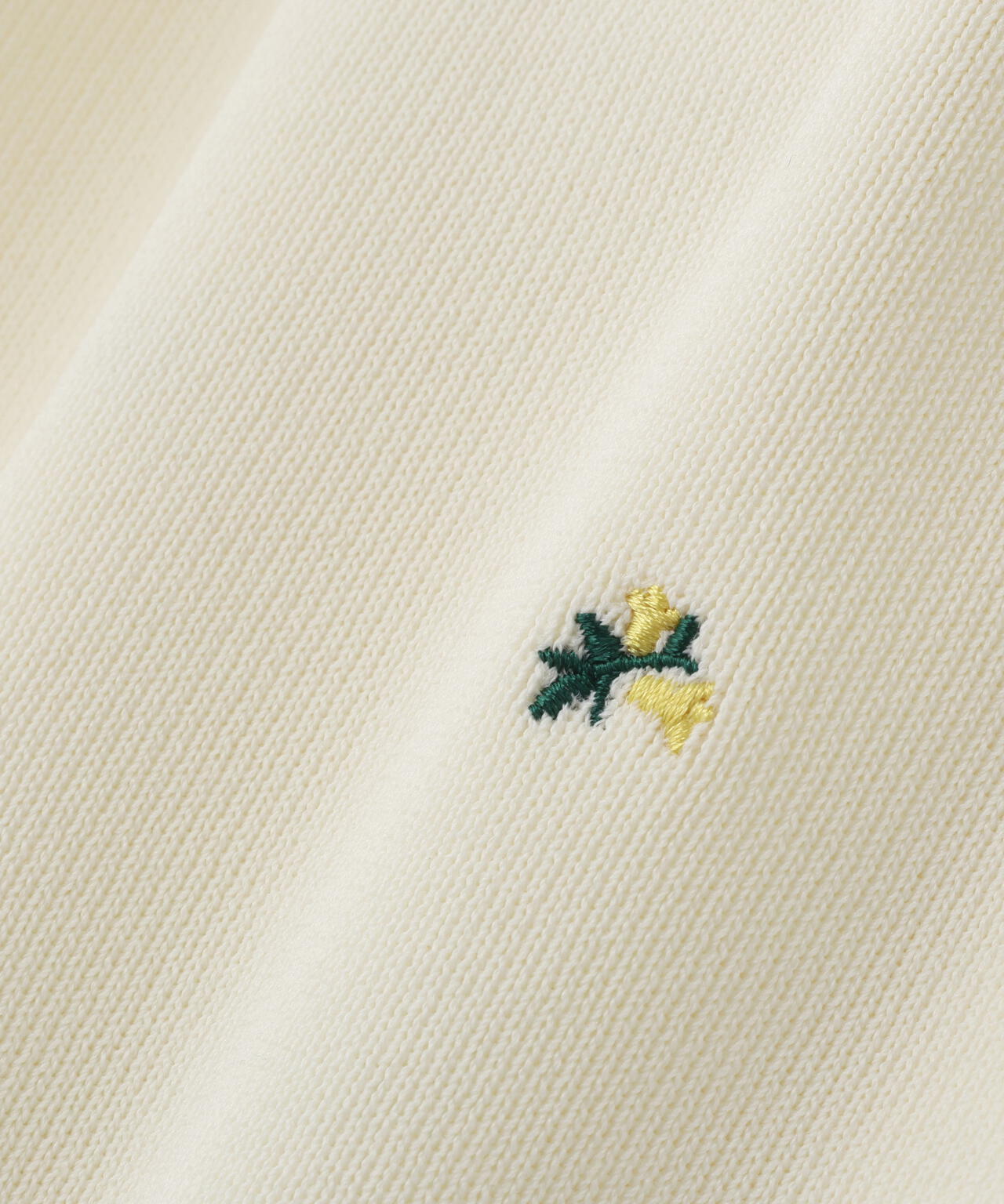 ポロカラーフラワー刺繍ニット