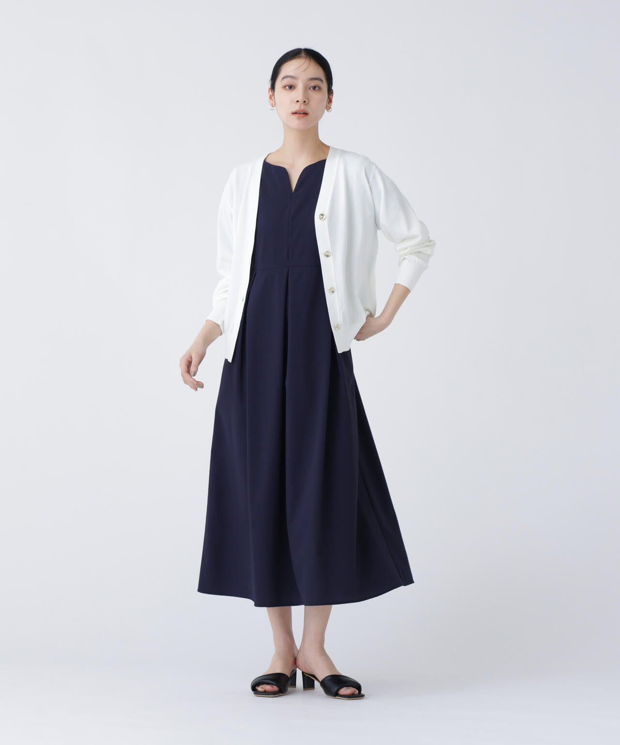 168cm B81cm W60cm H89cm 着用サイズ:FR