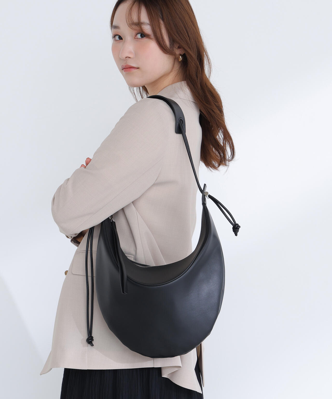 【6/12 10:00~6/15 SPECIAL COUPON 対象商品】【Oggi掲載】ハーフムーンコードハンドルショルダーバッグ