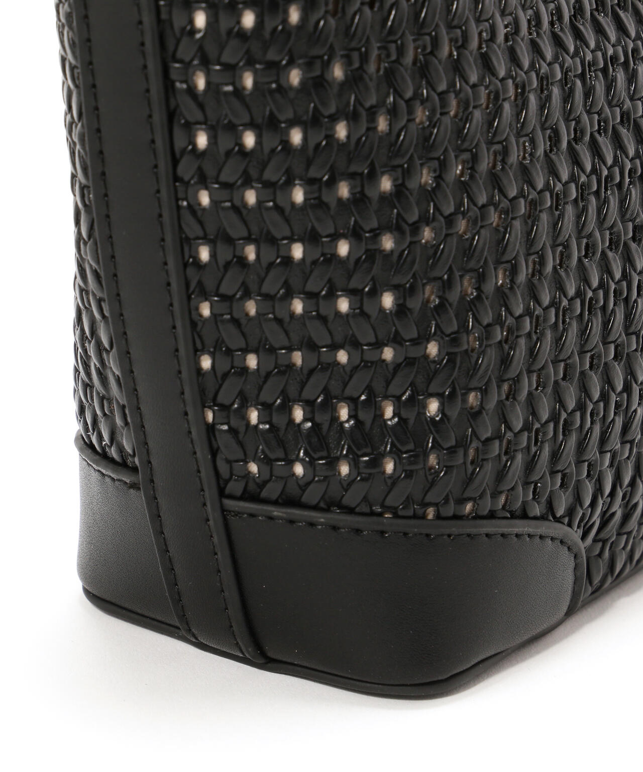 【Oggi.jp掲載】パンチングメッシュミニバスケットバッグ