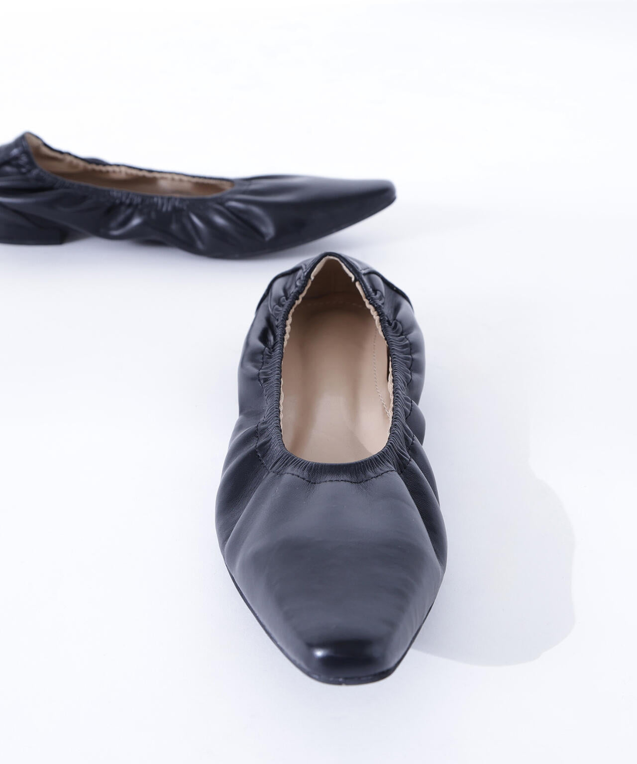 スクエアギャザーフラットシューズ | NATURAL BEAUTY BASIC