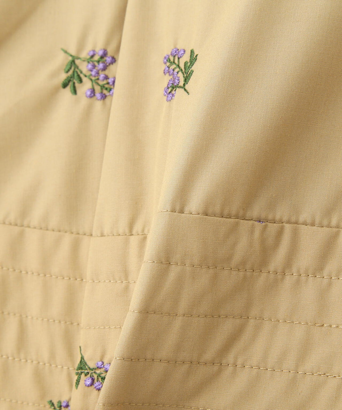 刺繍ペプラムシャツ