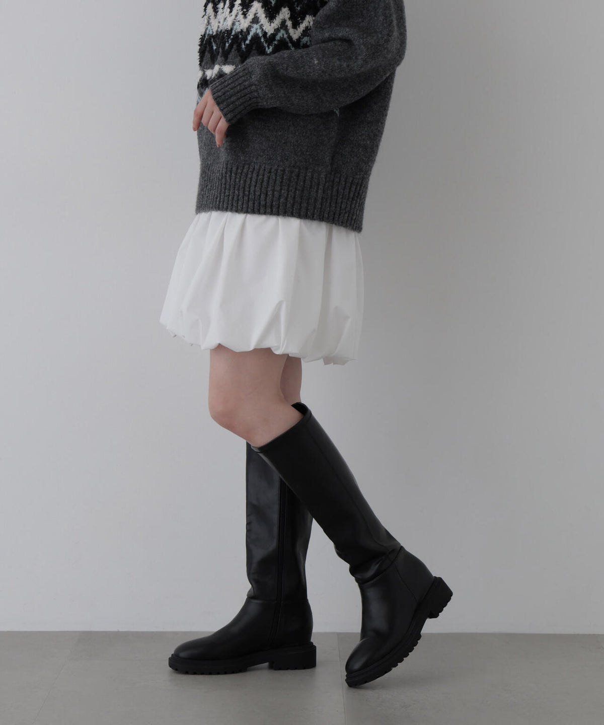 身長168cm B82 W59 H88 着用サイズ:M