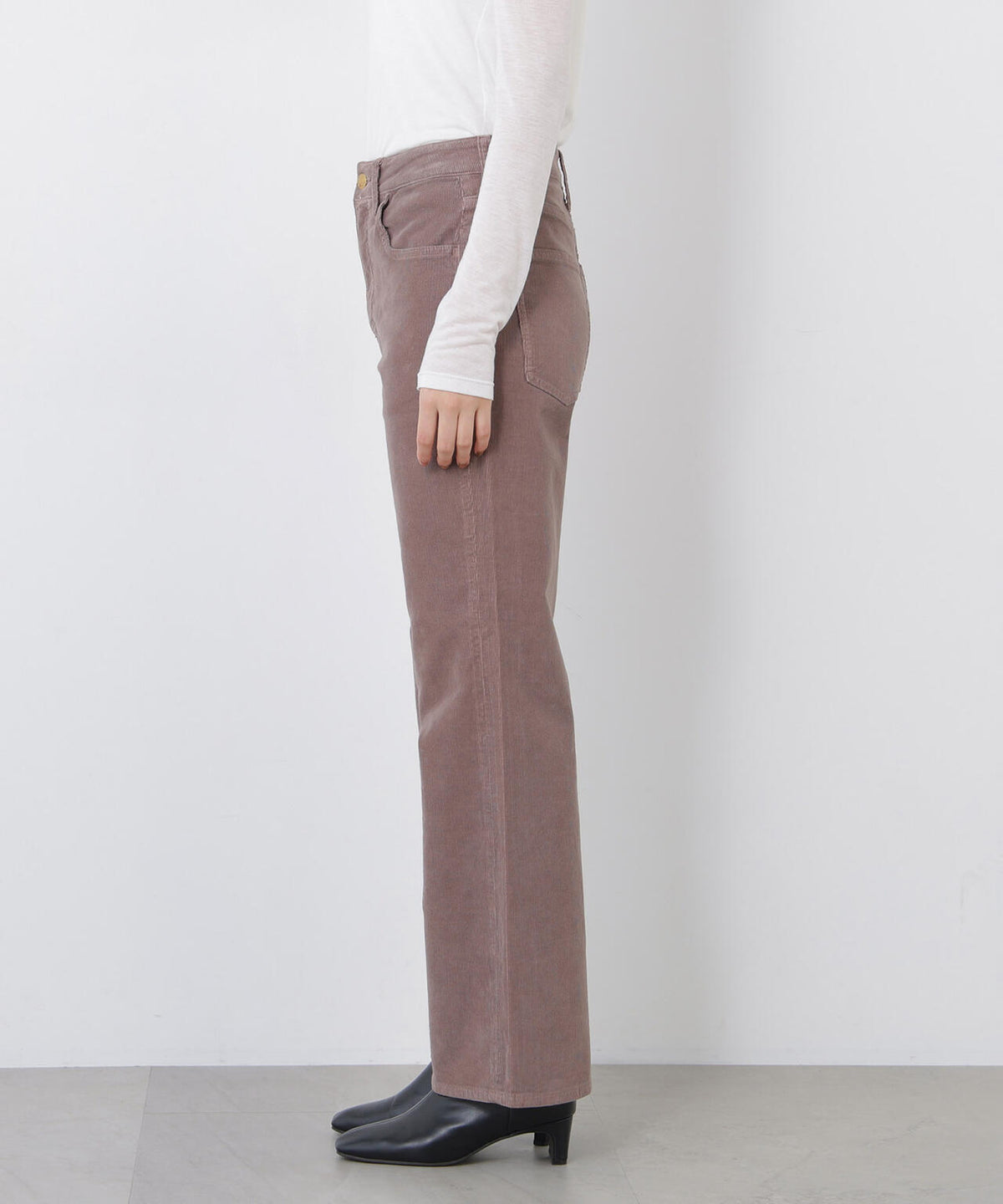 身長168cm B82 W59 H88 着用サイズ:M