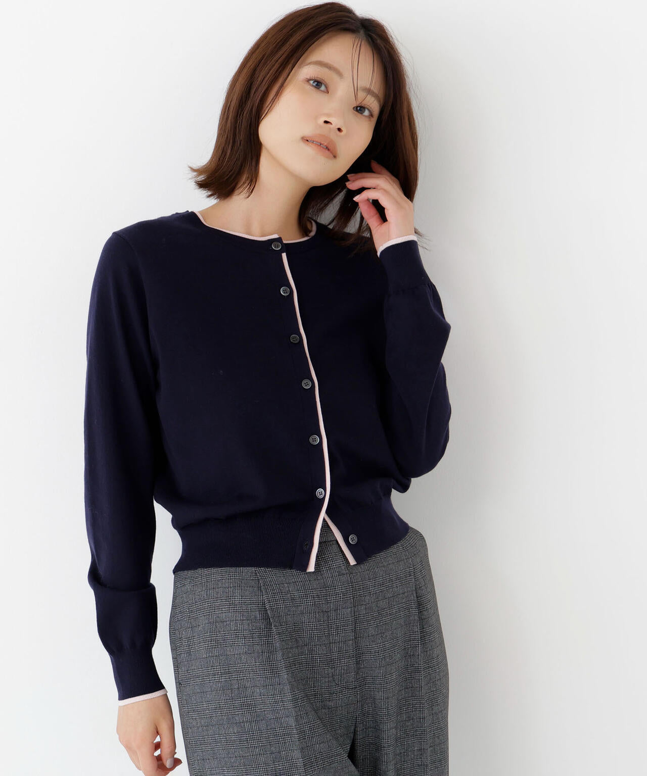 <EC限定カラー:ネイビー系><ちょうど、いい服>“それどこの?”褒められ配色カーディガン