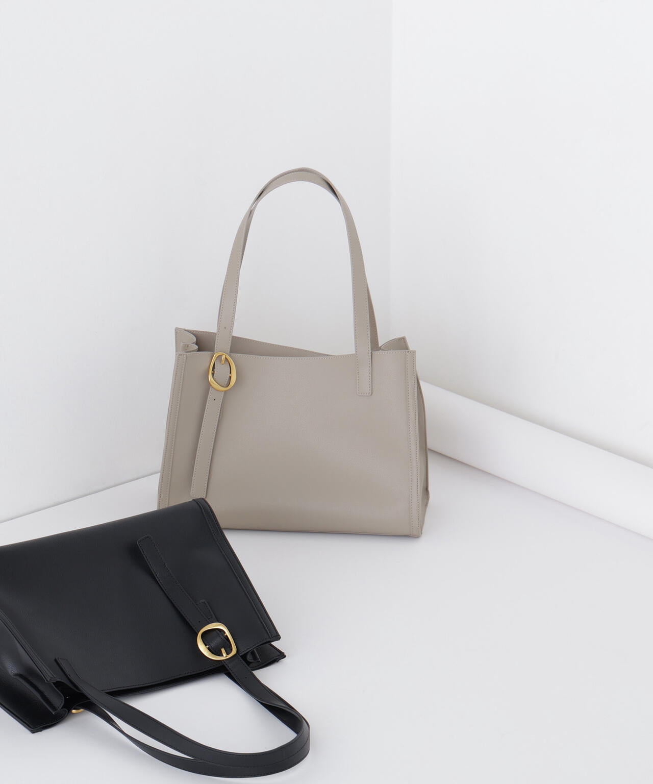 アシメバックルスクエアトートバッグ | NATURAL BEAUTY BASIC