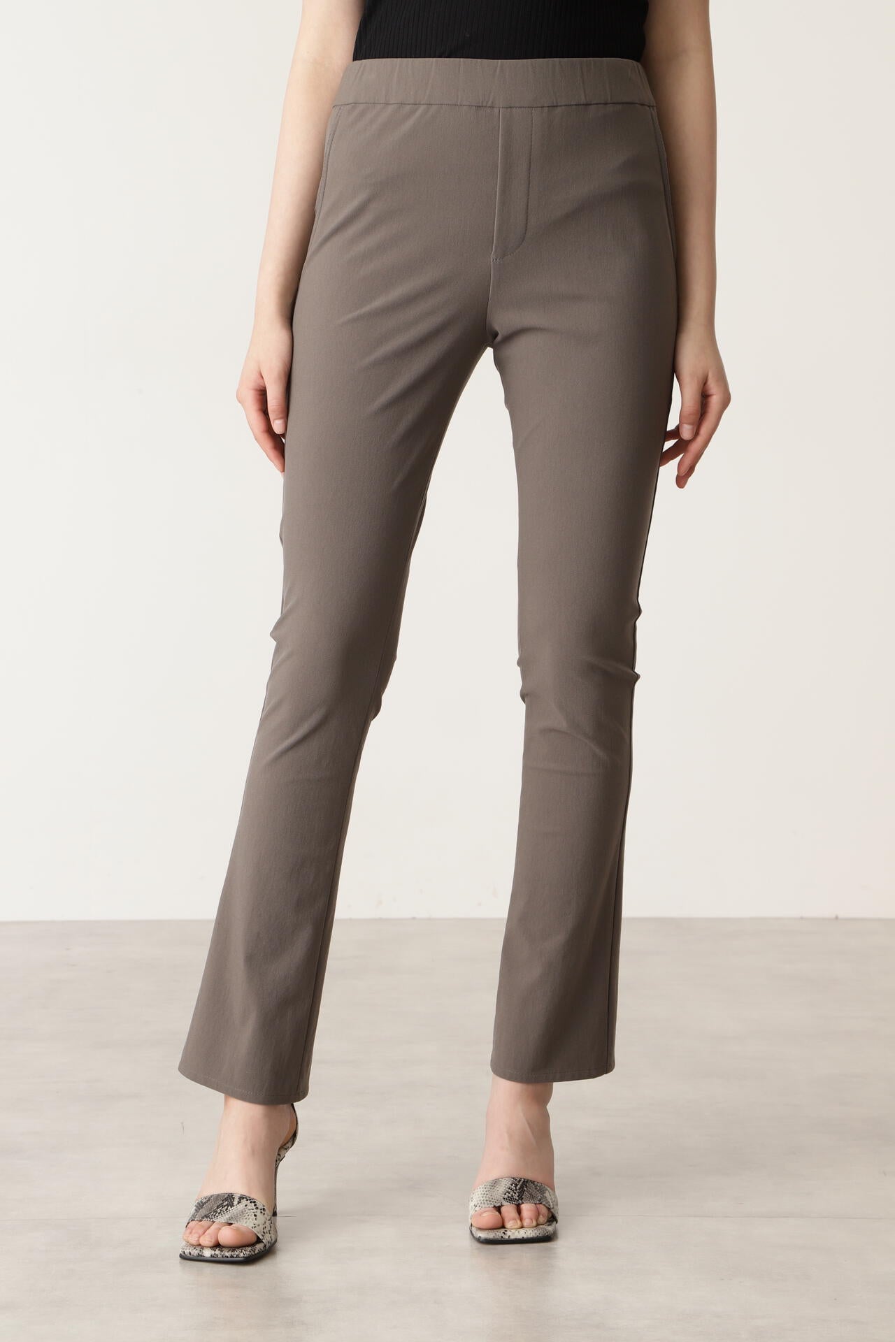 バックベンツフレアパンツ