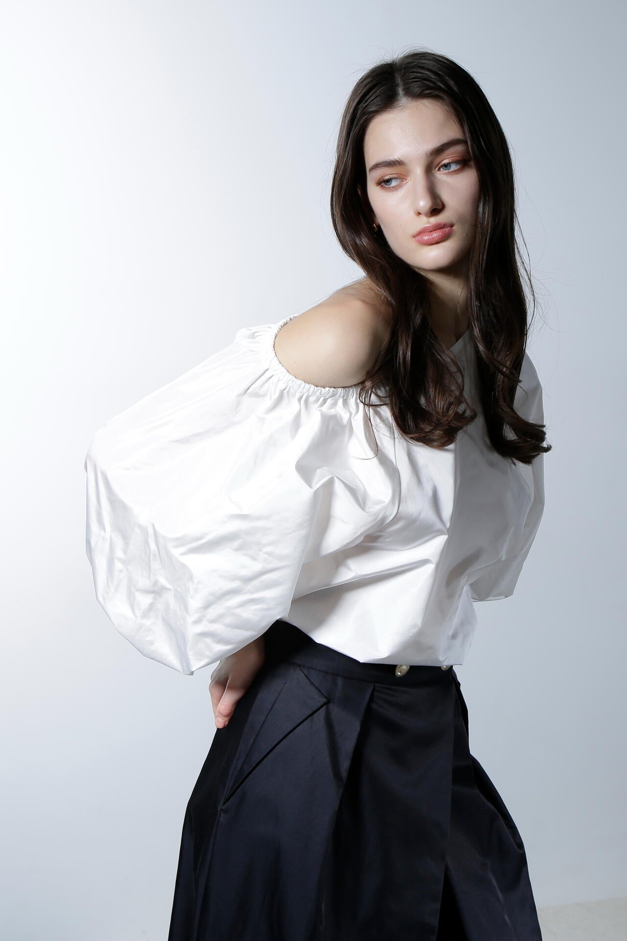 ワンショルダーバルーンブラウス_