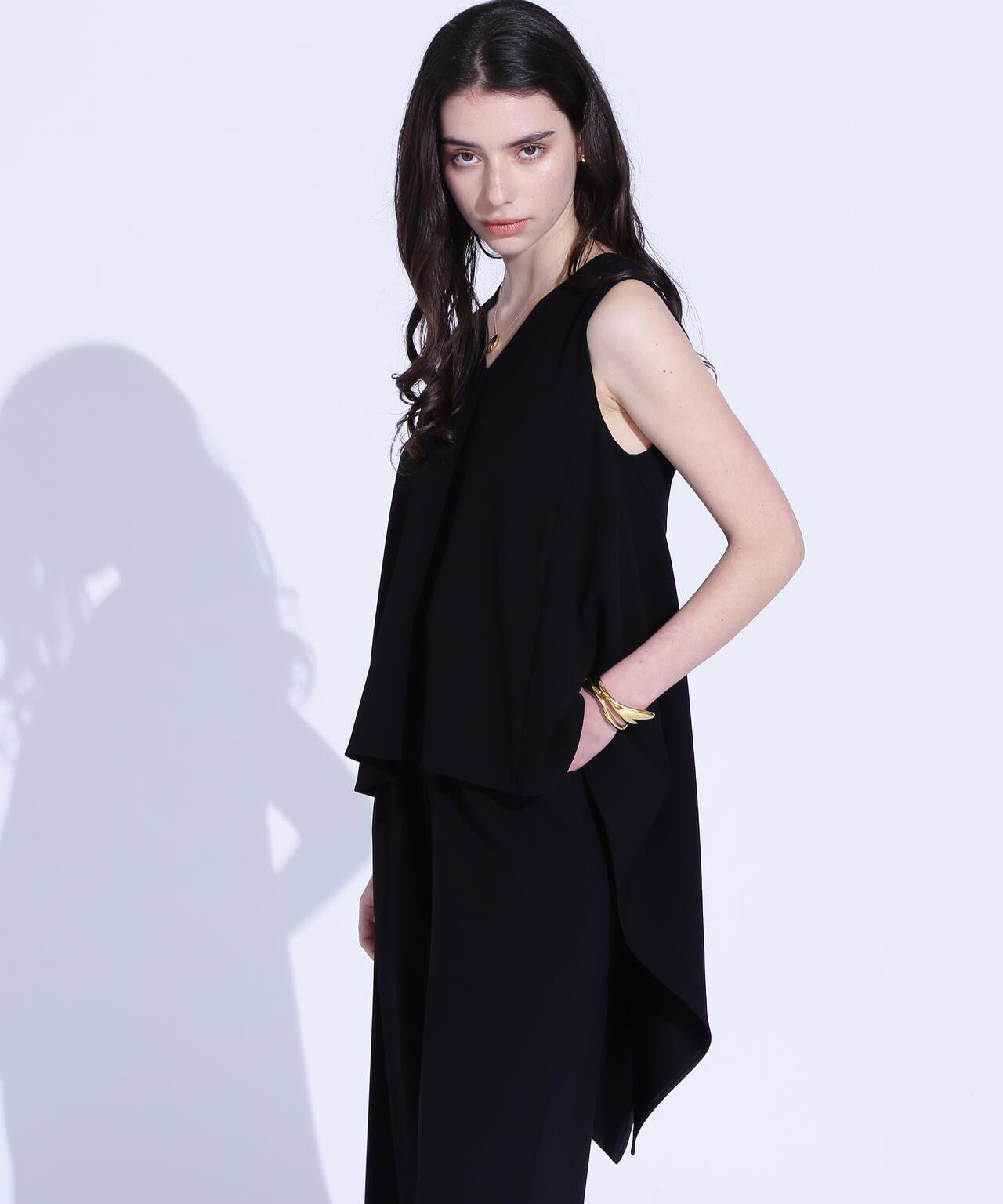 バックボリュームラッフルブラウス_