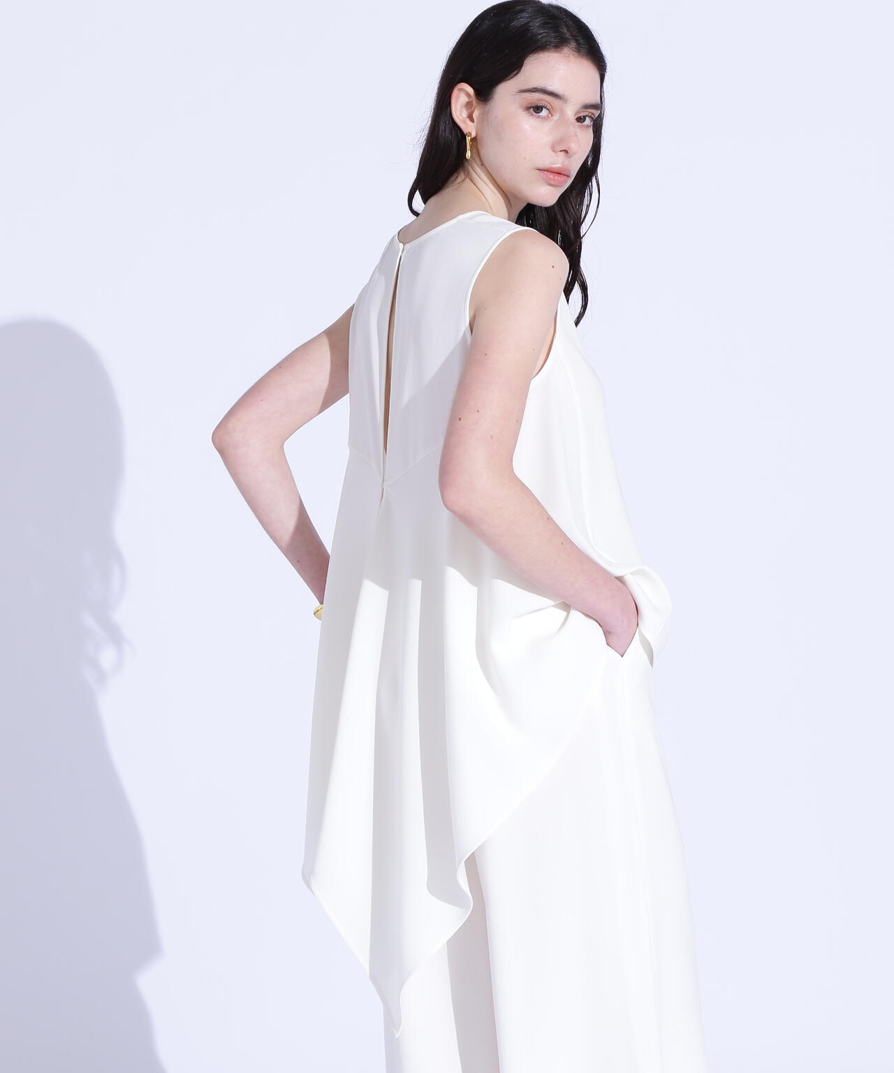 バックボリュームラッフルブラウス_