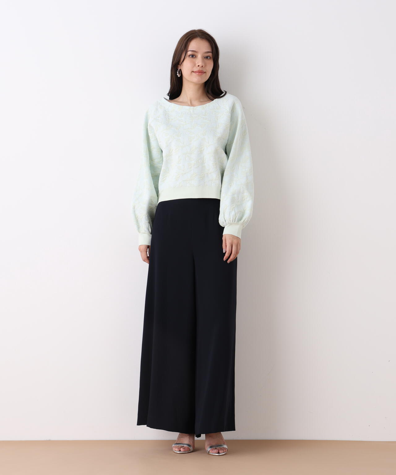 11b17af9-476b-5bef-ae23-1972f9838637_Image