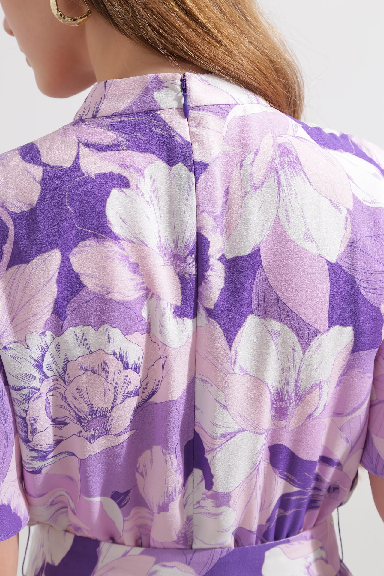 【WEB限定品】グラフィカルフラワープリントワンピース