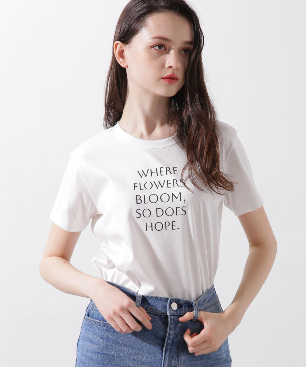 Where flowers bloom Tシャツ