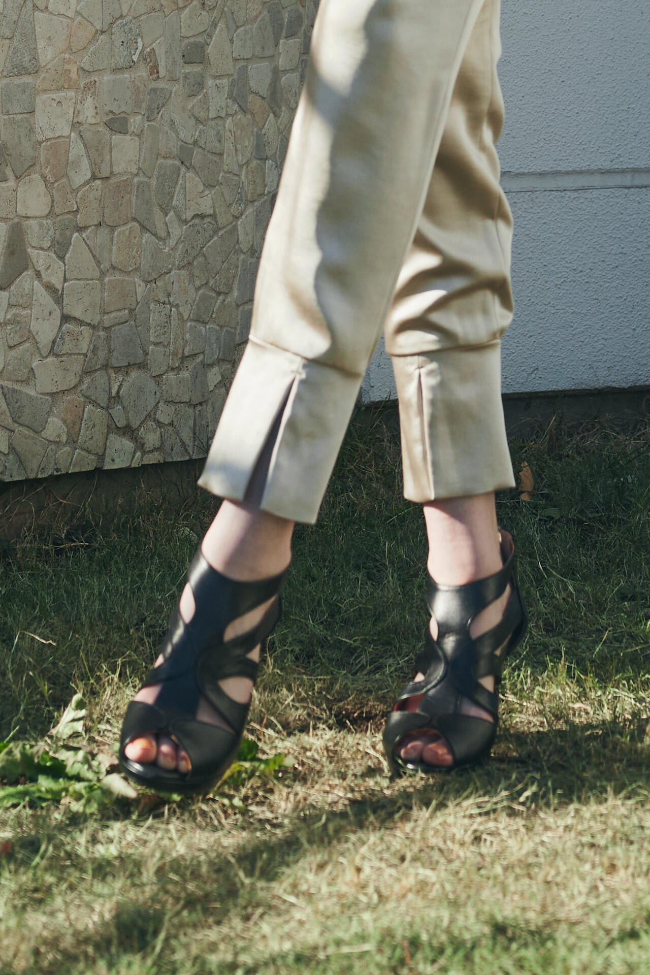 カットアウトブーティ