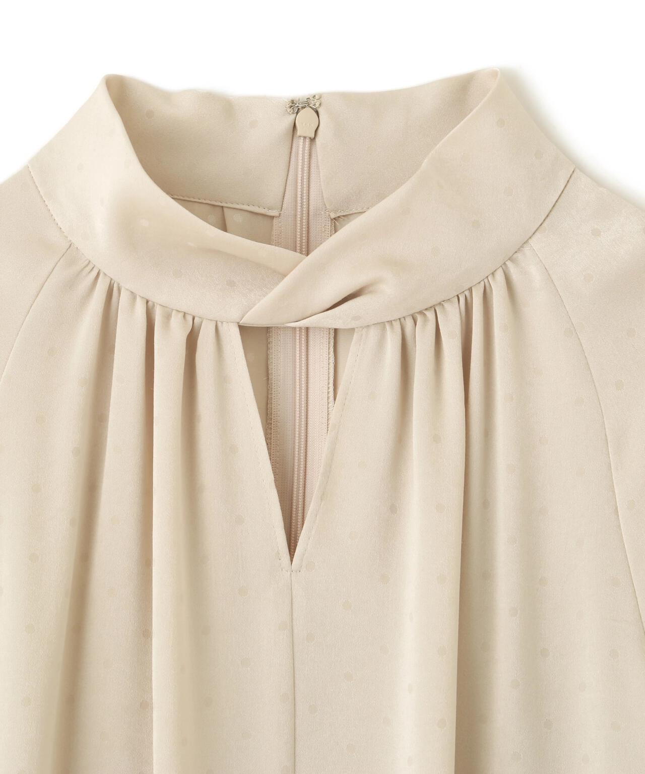 ギャザーネックドットジャガードブラウス