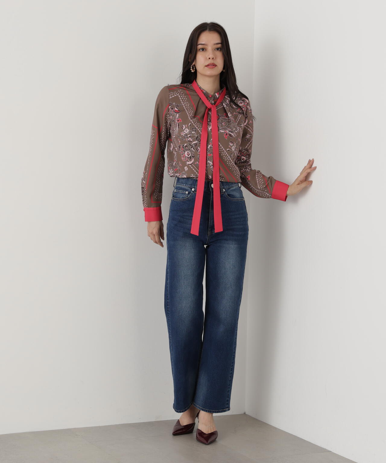 フローラルスカーフプリントブラウス