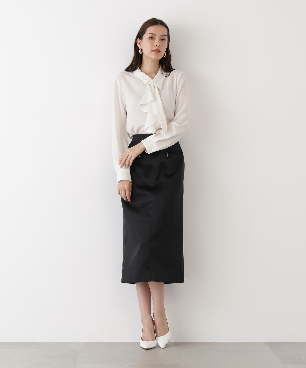 ラッフルボウタイブラウス