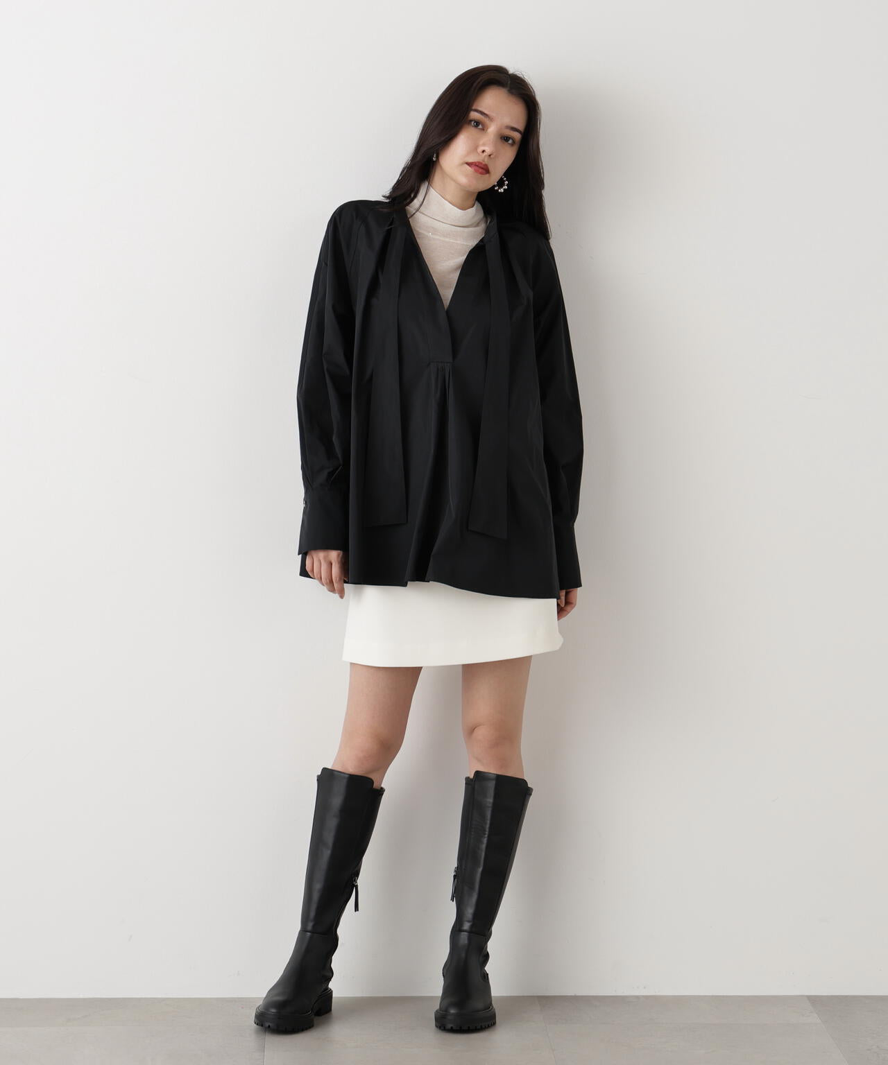 タックフレアボウブラウス