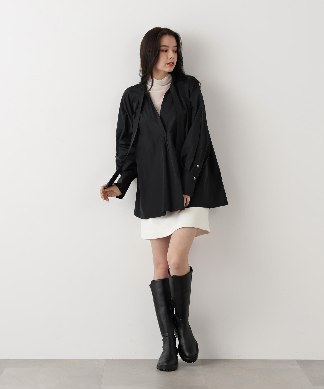 タックフレアボウブラウス