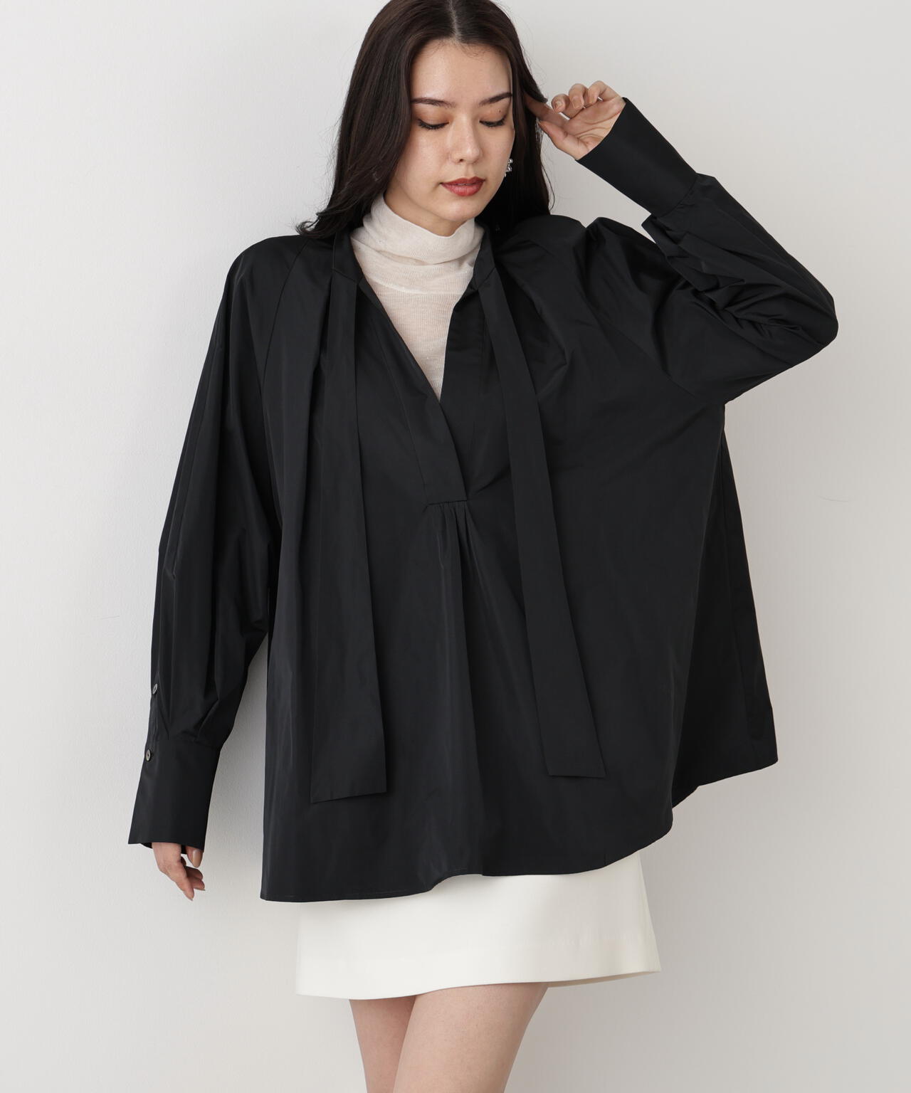 タックフレアボウブラウス