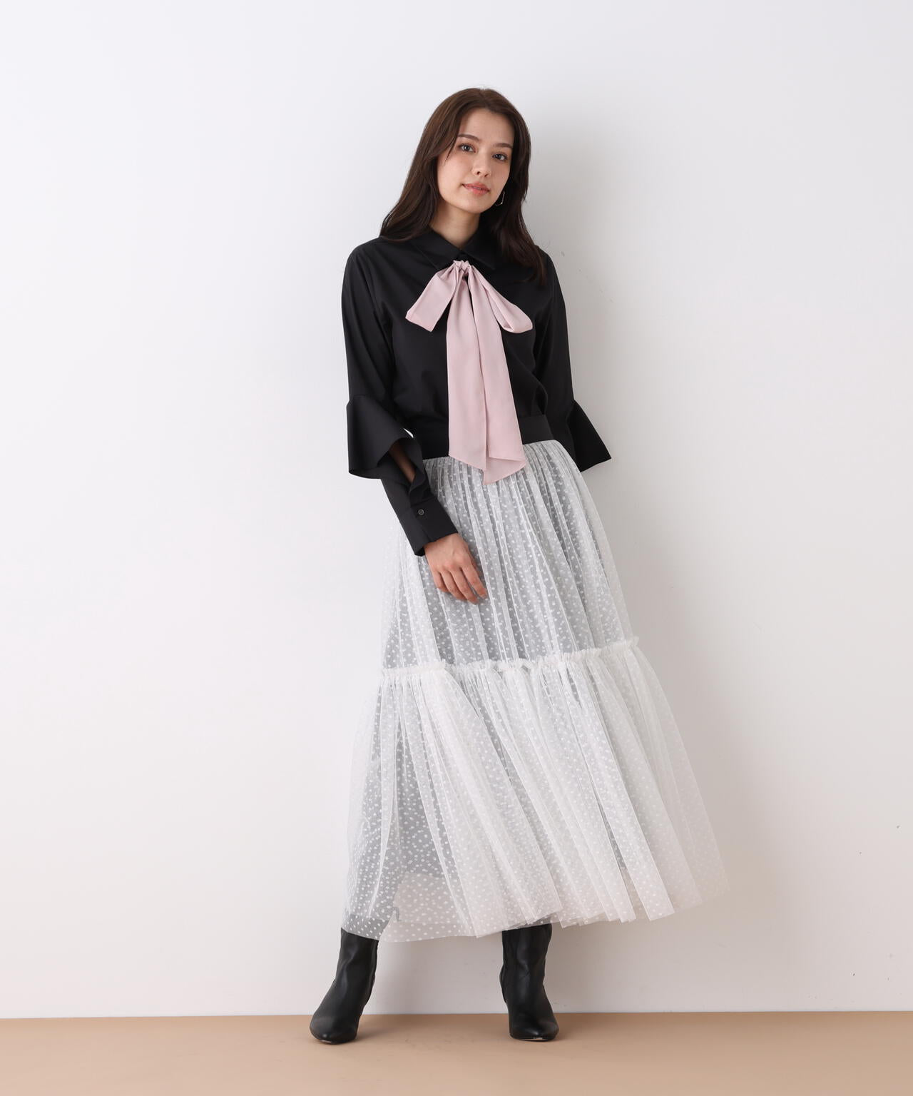 ラッフルスリーブリボンブラウス