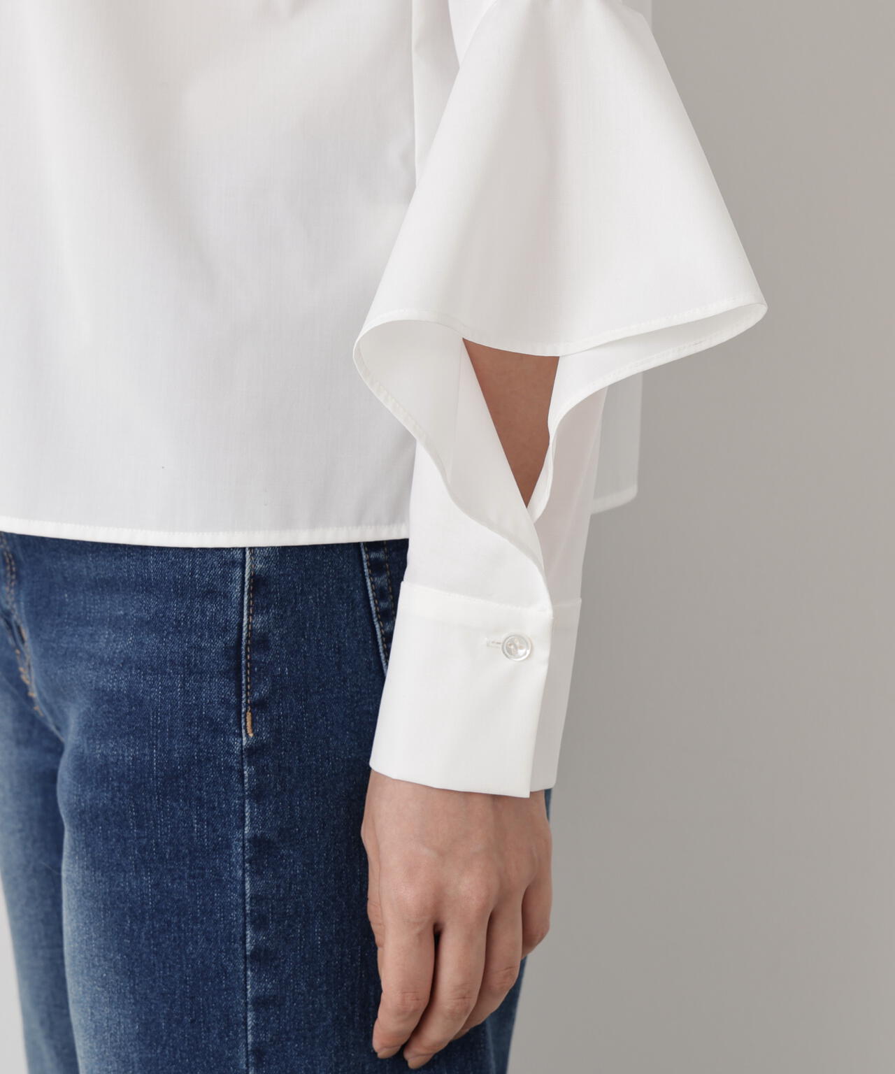 ラッフルスリーブリボンブラウス