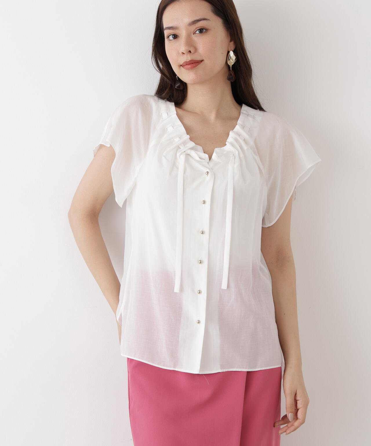 ギャザーネックブラウス